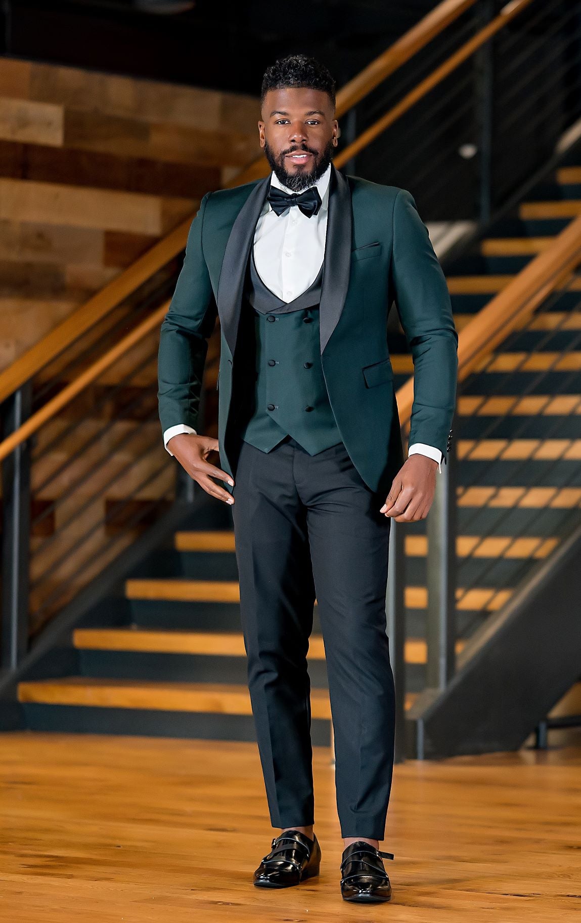 Dark Green & Black - 3 Piece Tuxedo Eaden Myles 38/32 Dark Green & Black - 3 Piece Tuxedo Eaden Myles 38/32